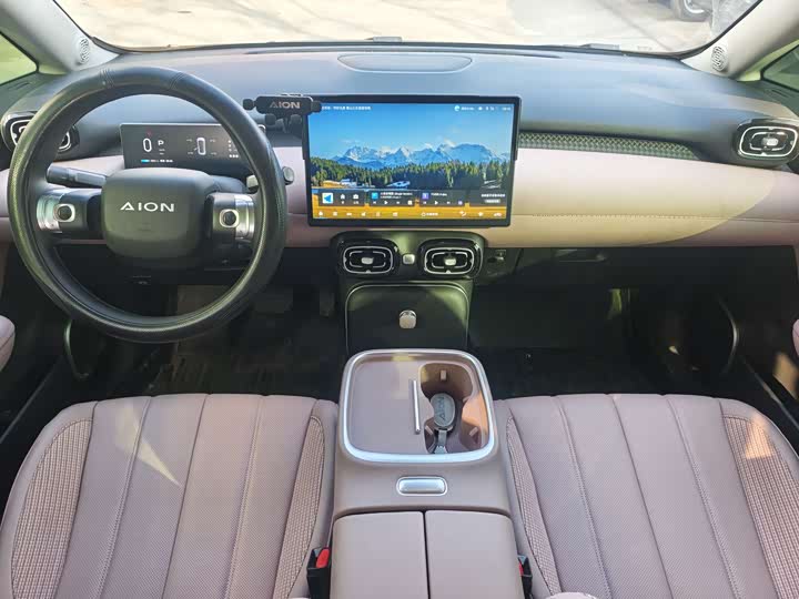 Фото 8 - GAC Aion UT