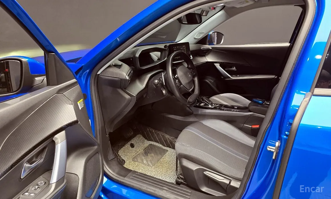 Фото 10 - Peugeot 2008