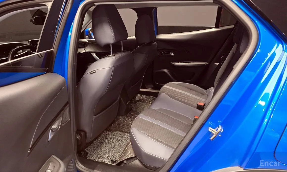 Фото 11 - Peugeot 2008