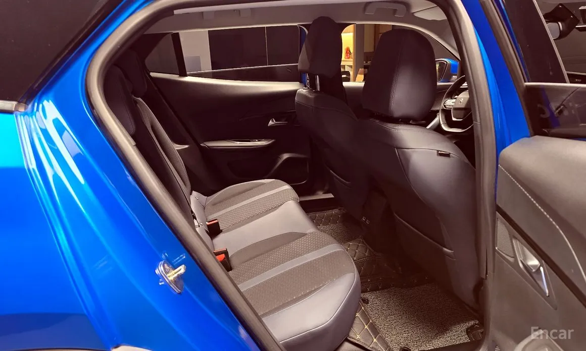 Фото 13 - Peugeot 2008