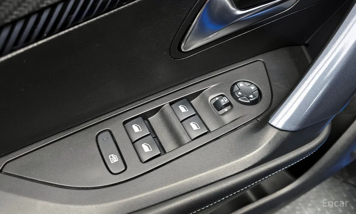 Фото 14 - Peugeot 2008