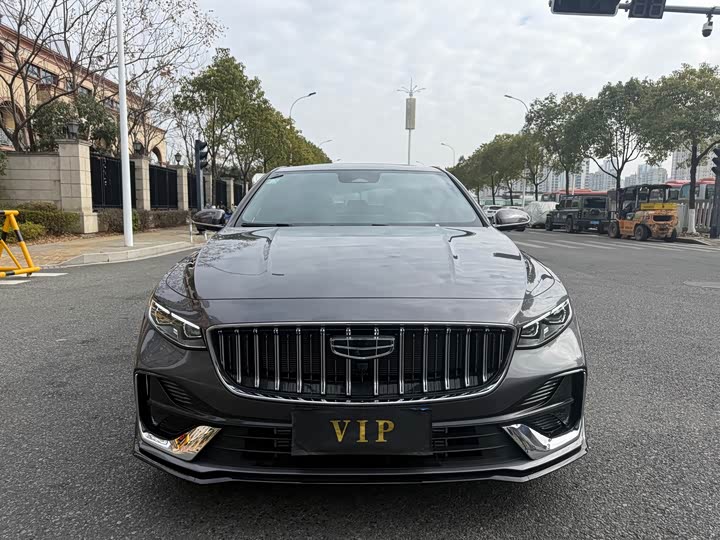 Фото 2 - Geely Preface