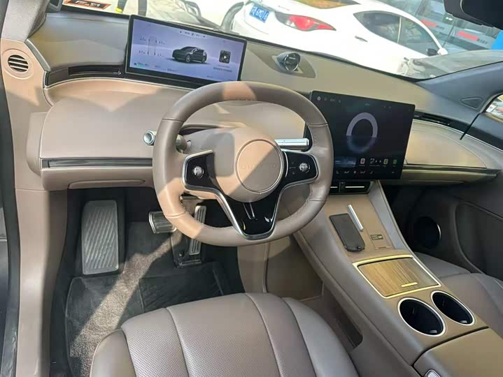 Фото 5 - Luxeed R7