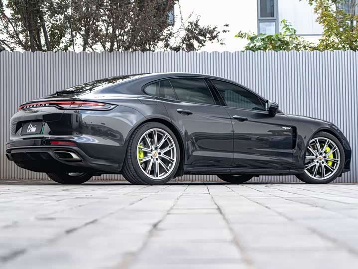 Фото 3 - Porsche Panamera Hybrid