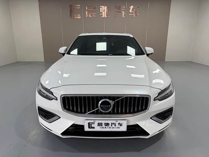 Фото 2 - Volvo S60