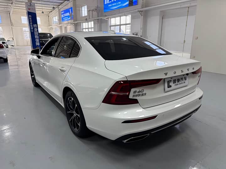 Фото 6 - Volvo S60