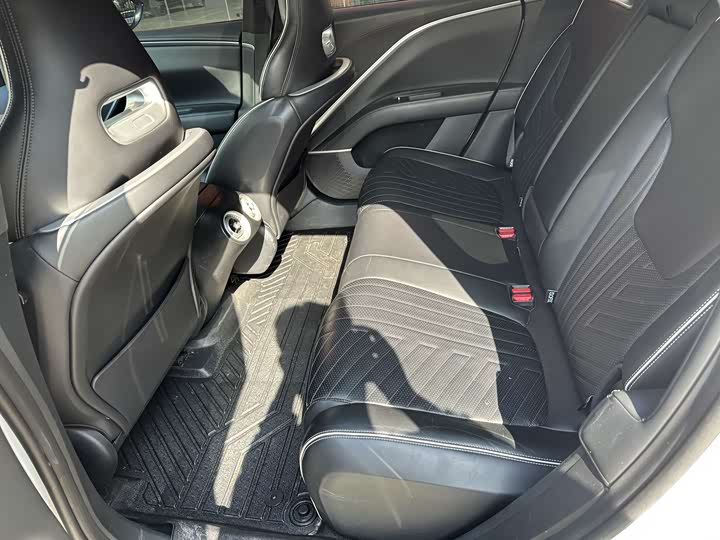 Фото 8 - Avatr 11