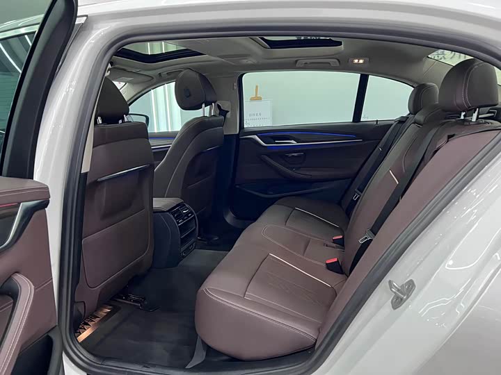 Фото 9 - BMW 5 Series