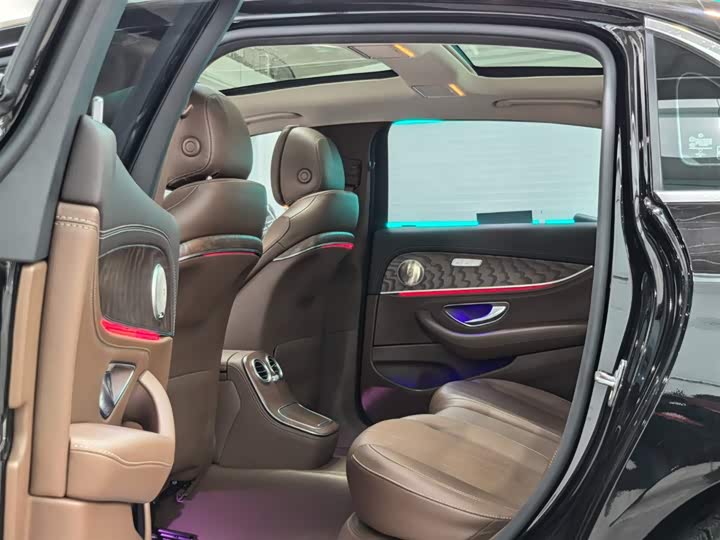 Photo 7 - Mercedes-Benz E-Class