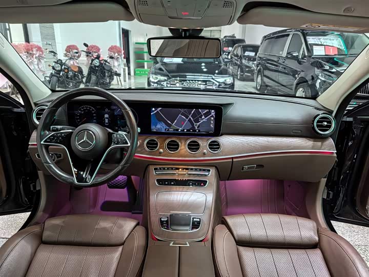 Photo 9 - Mercedes-Benz E-Class