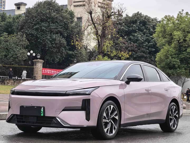 Фото 1 - Geely Galaxy L6