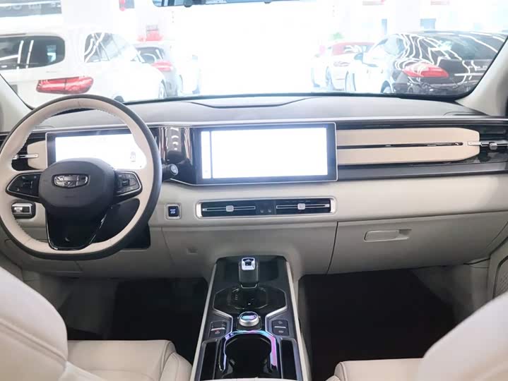 Фото 5 - Geely Icon