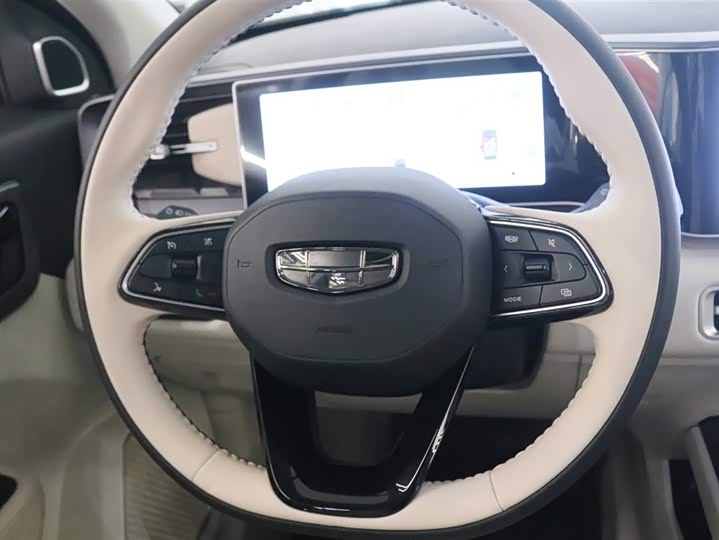 Фото 6 - Geely Icon