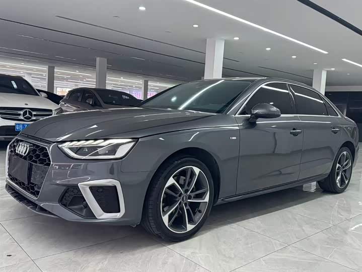 Фото 1 - Audi A4L