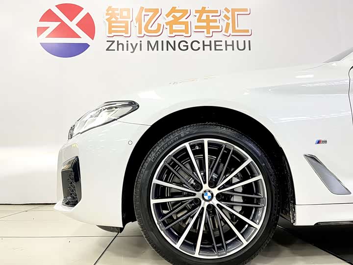 Фото 9 - BMW 5 Series