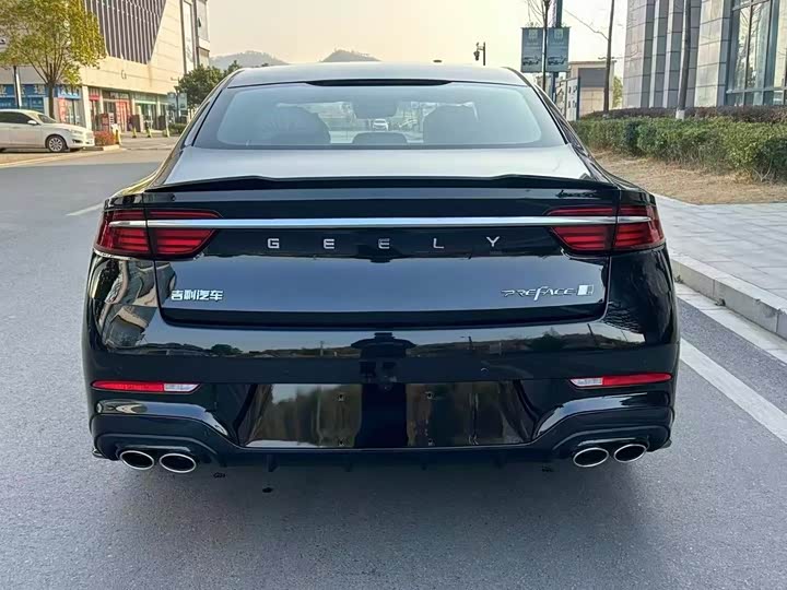 Фото 8 - Geely Preface