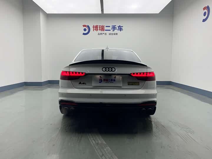 Фото 6 - Audi A4L