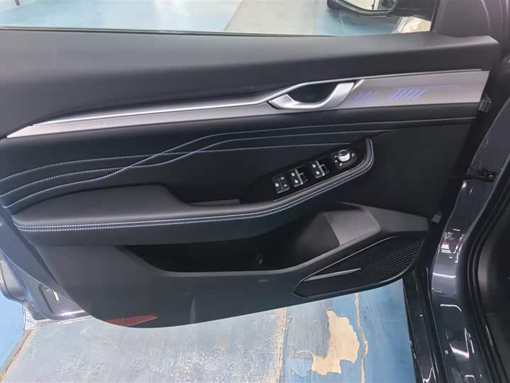 Photo 7 - Geely Preface