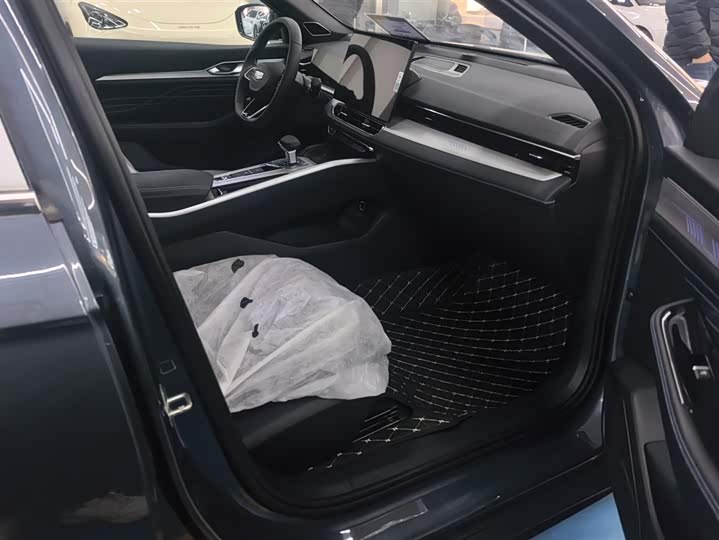 Photo 8 - Geely Preface