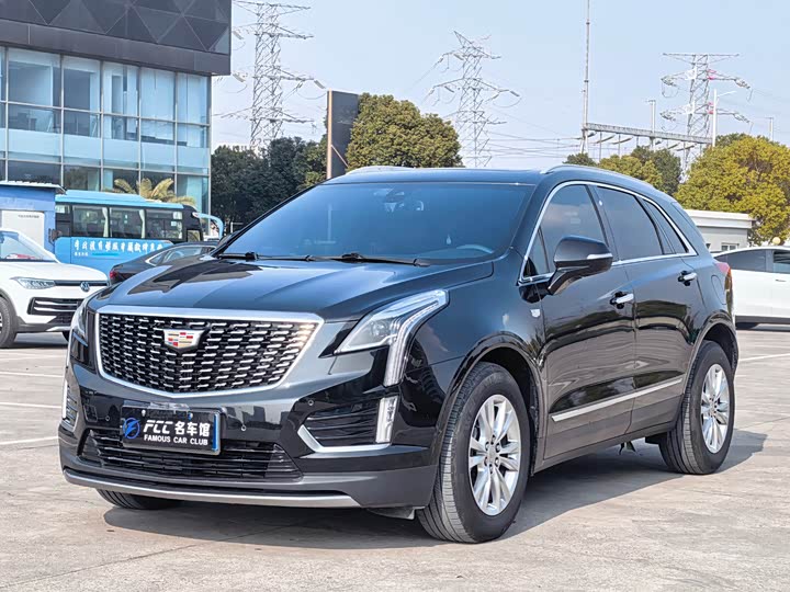 Фото 1 - Cadillac XT5