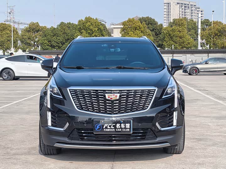 Фото 2 - Cadillac XT5