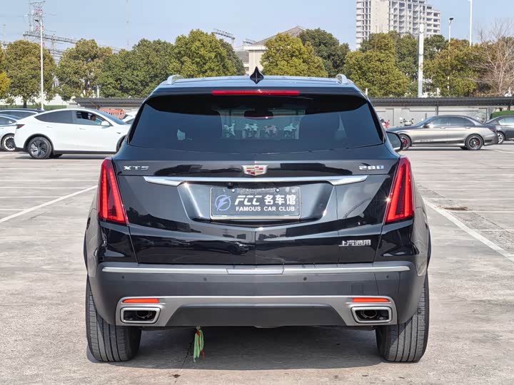 Фото 4 - Cadillac XT5
