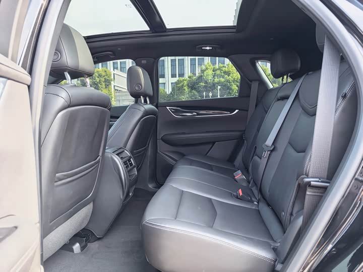 Фото 9 - Cadillac XT5