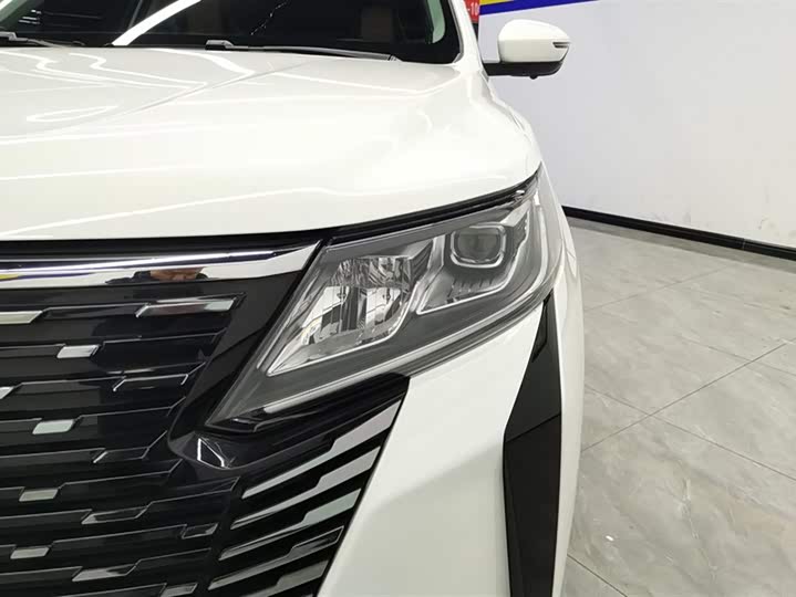 Фото 5 - Geely Okavango Pro