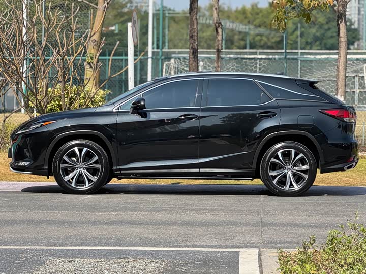 Фото 3 - Lexus RX