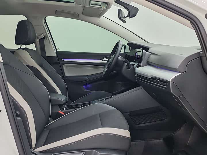 Фото 9 - Volkswagen Golf