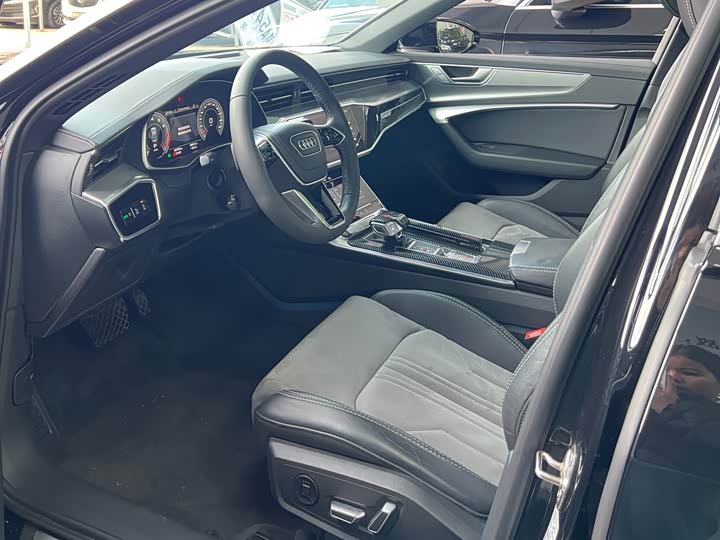 Фото 4 - Audi A6L