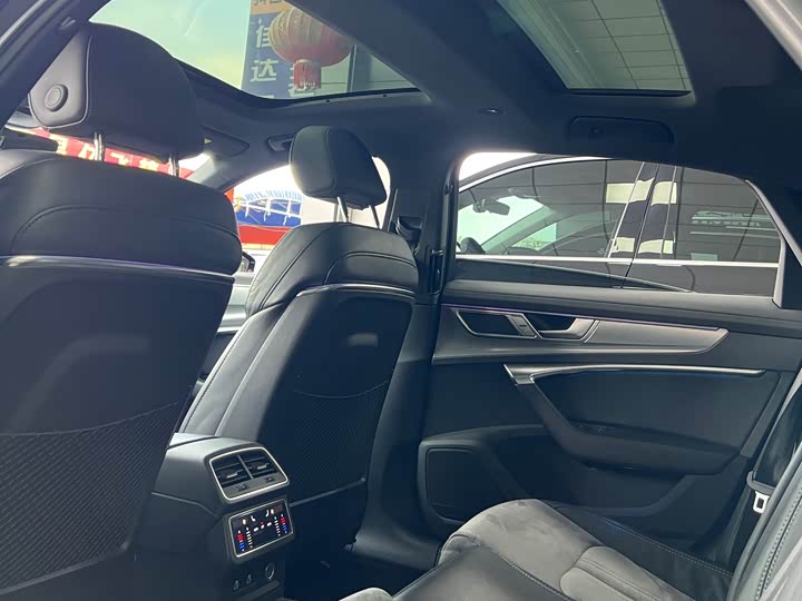 Фото 9 - Audi A6L