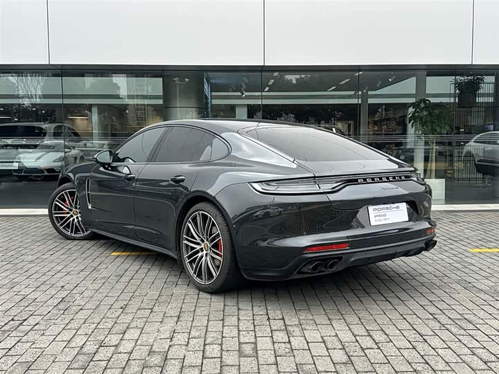 Фото 3 - Porsche Panamera