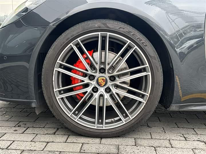 Фото 7 - Porsche Panamera