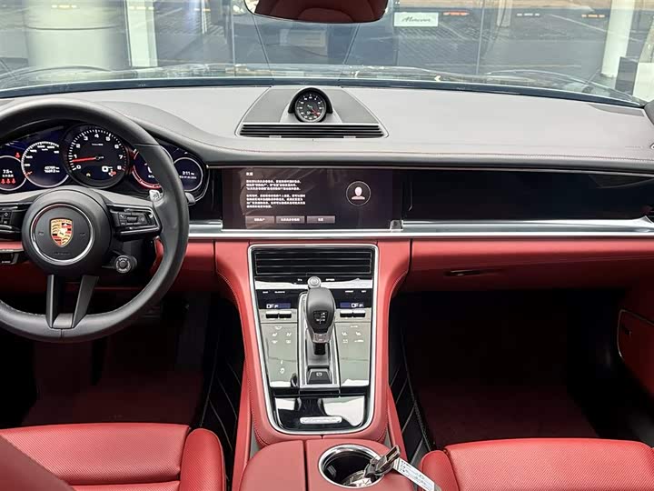 Фото 9 - Porsche Panamera