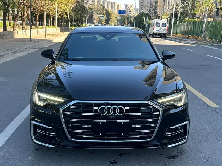 Фото 2 - Audi A6L