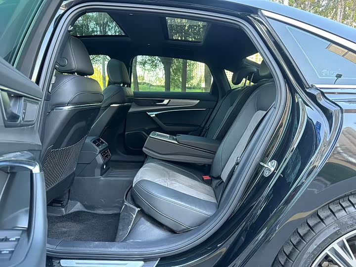 Фото 6 - Audi A6L