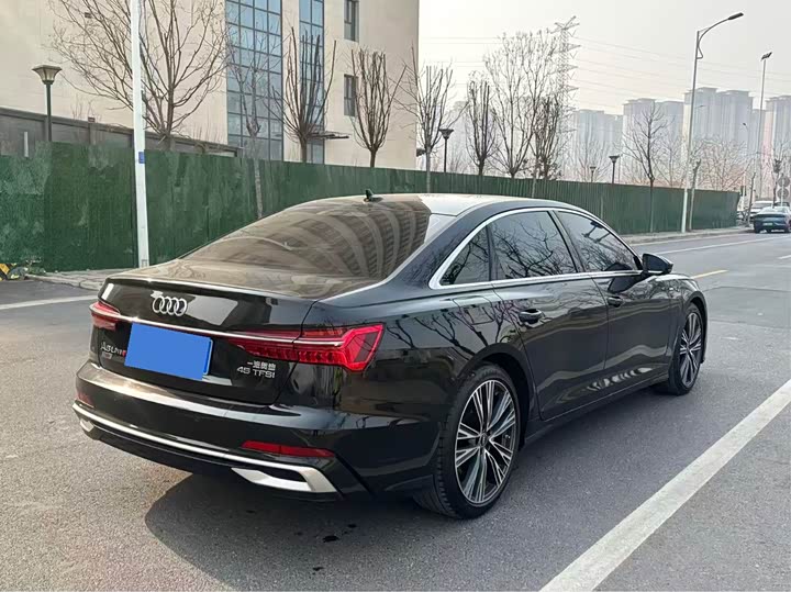 Фото 8 - Audi A6L