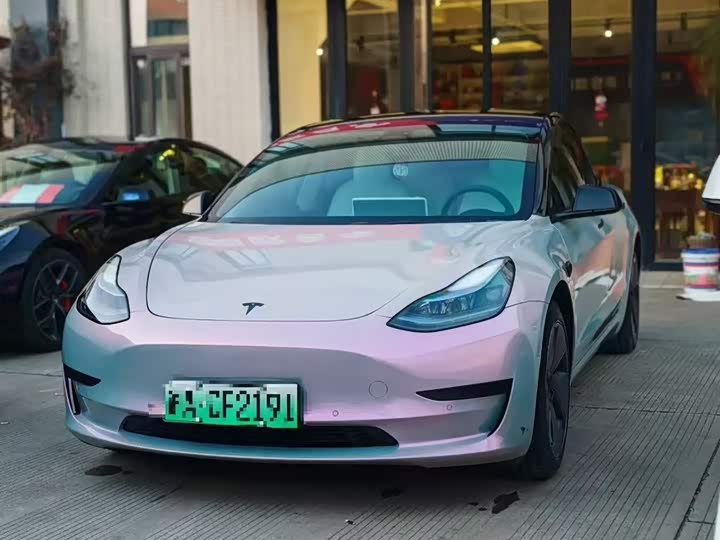 Фото 1 - Tesla Model 3