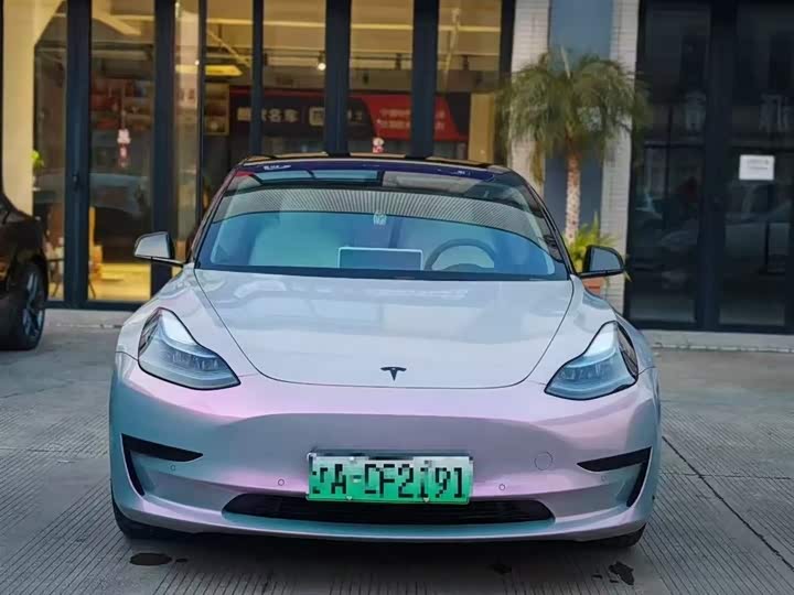 Фото 2 - Tesla Model 3