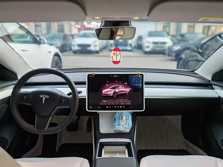 Фото 5 - Tesla Model 3