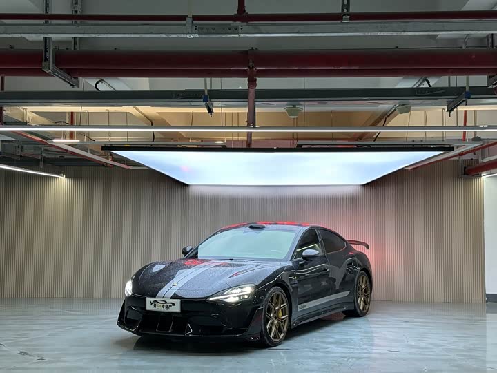 Фото 1 - Xiaomi SU7 Ultra