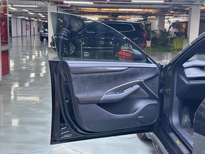 Фото 6 - Xiaomi SU7 Ultra