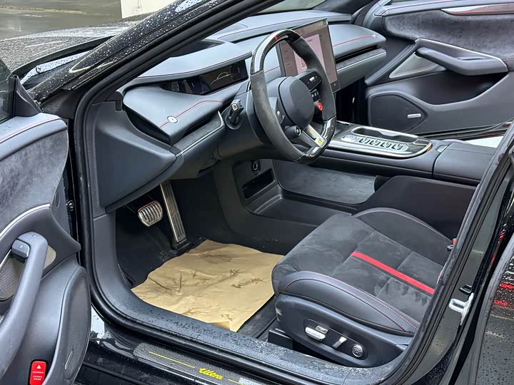 Фото 7 - Xiaomi SU7 Ultra