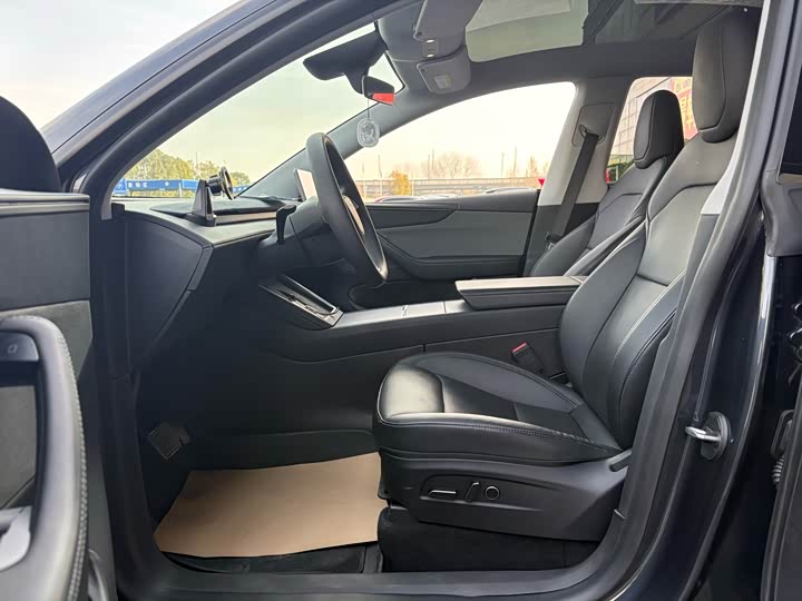 Фото 4 - Tesla Model Y