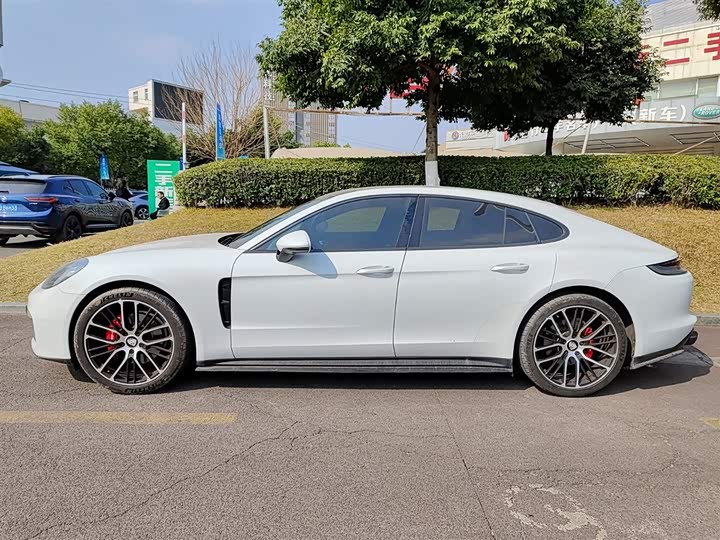 Фото 3 - Porsche Panamera