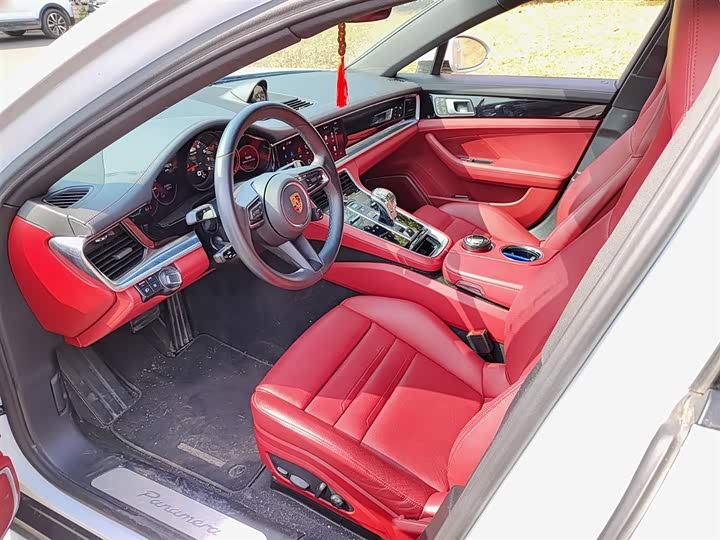 Фото 7 - Porsche Panamera