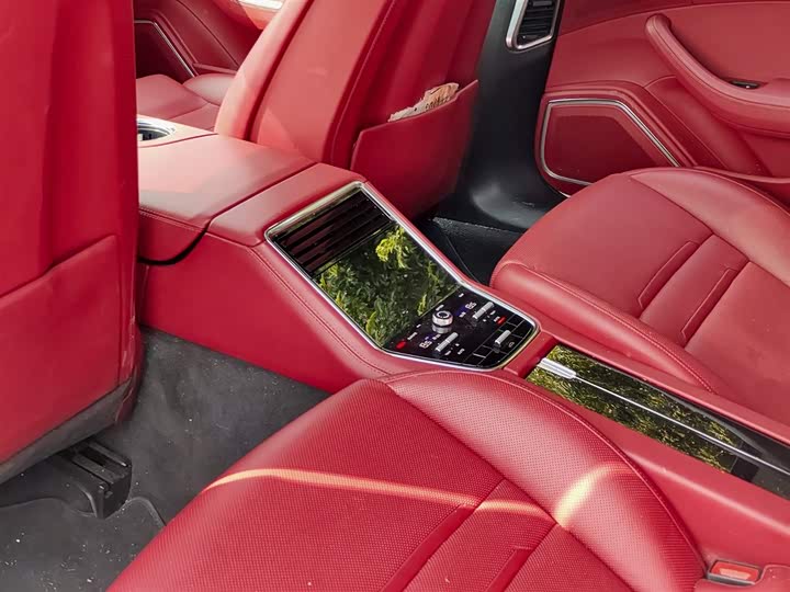 Фото 9 - Porsche Panamera