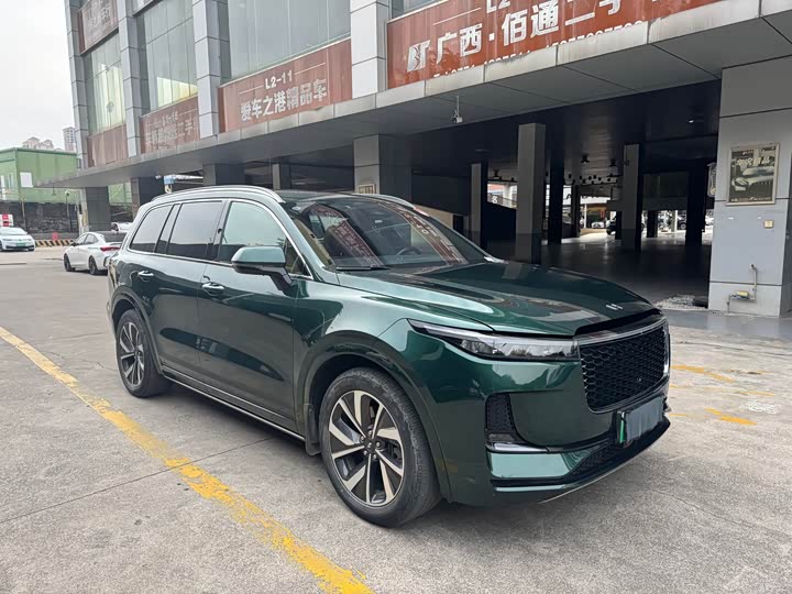 Фото 3 - LiXiang One