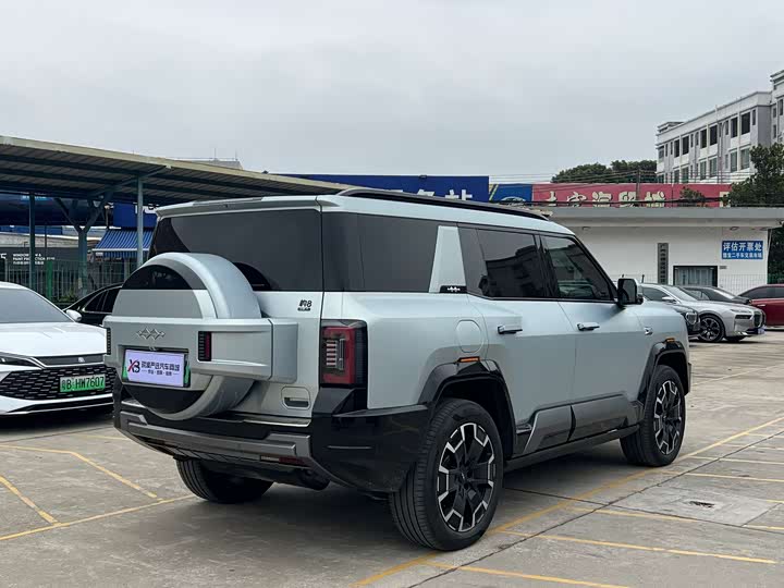 Фото 2 - BYD FangChengBao Leopard 8